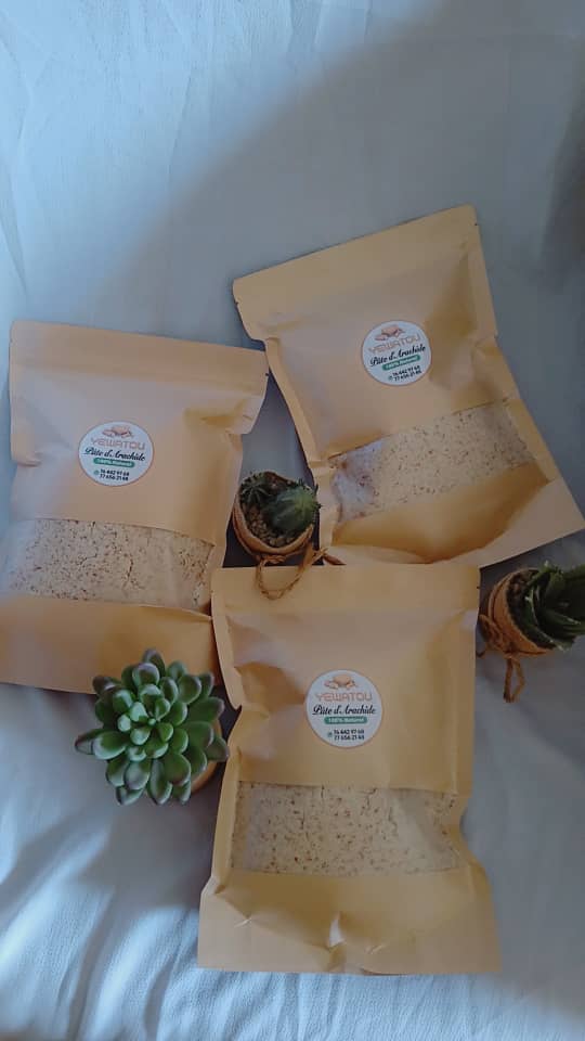 Poudre d'arachide ou noflaye